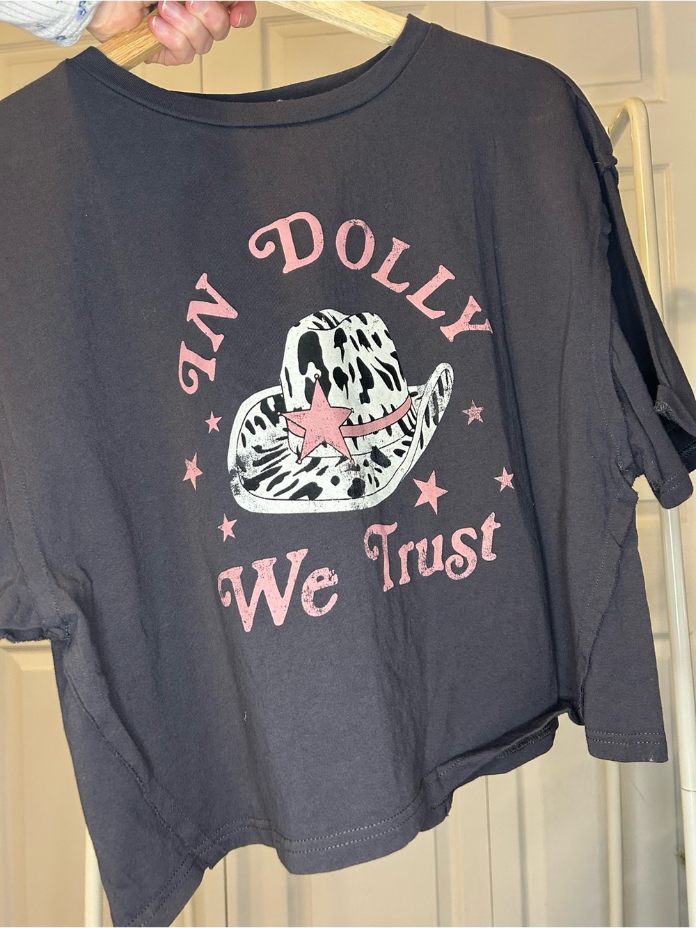 ⭐️Graphic In Dolly We Trust Black Tee with Pink Accent Size Medium
